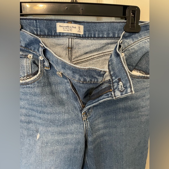 Abercrombie & Fitch 90’s Straight Ultra High Rise Criss Cross Waist - Picture 7 of 11